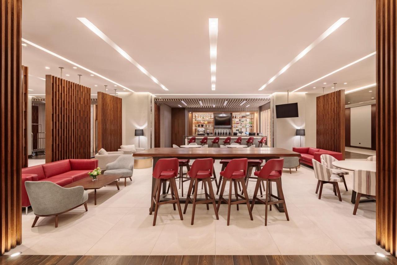 Holiday Inn - Quito Airport By Ihg تابابيلا المظهر الخارجي الصورة The lounge at the airport
