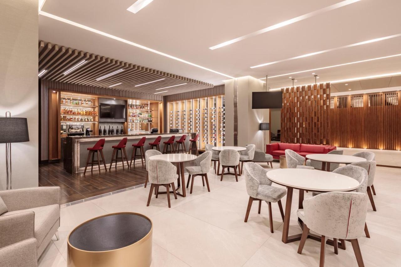 Holiday Inn - Quito Airport By Ihg تابابيلا المظهر الخارجي الصورة The lounge at the airport